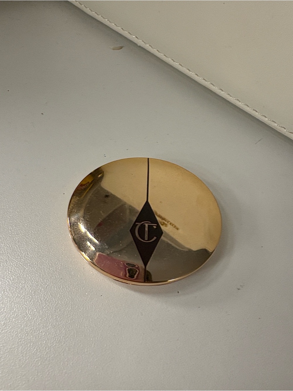 Charlotte Tilbury Tan Powder Compact - Gold Finish